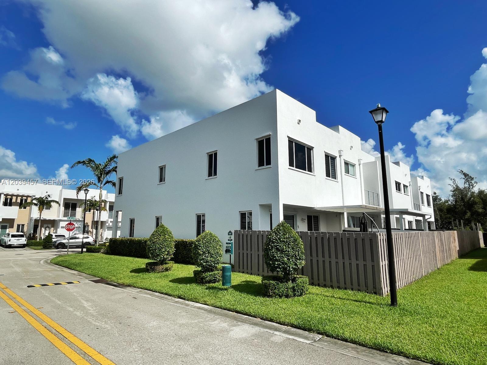 7243 NW 103rd Path, Doral FL 33178 photo 5