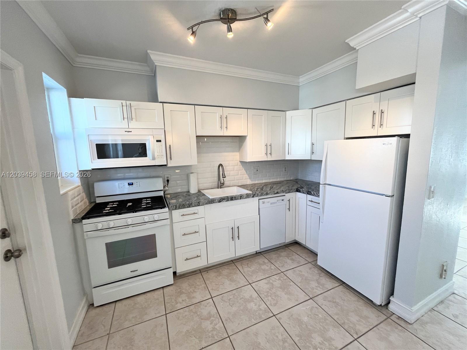350 75th St # 202, Miami Beach FL 33141 photo 5