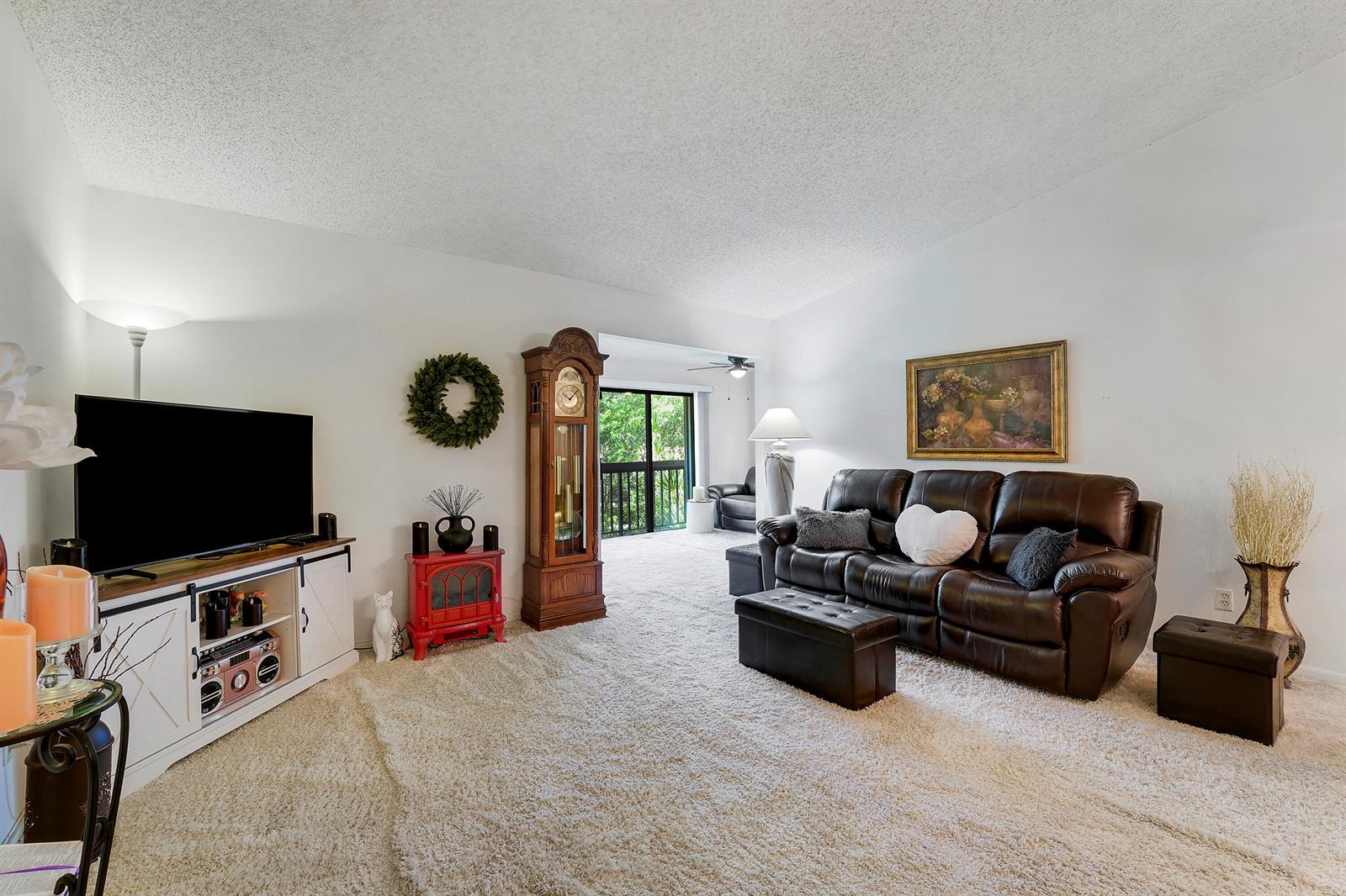 1109 Duncan Circle # 203, Palm Beach Gardens FL 33418 photo 2