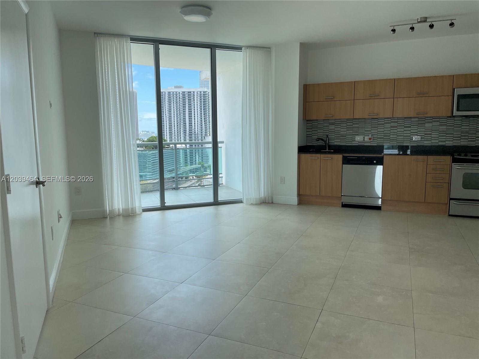 350 S Miami Ave # 1913, Miami FL 33130 photo 2