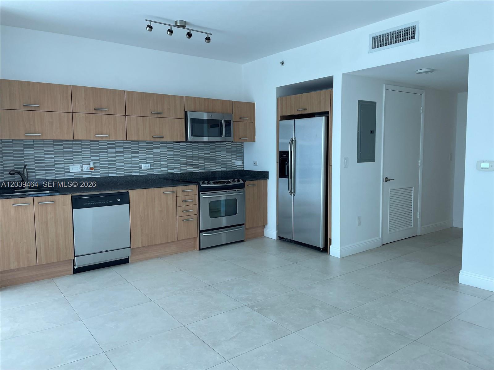 350 S Miami Ave # 1913, Miami FL 33130 photo 3