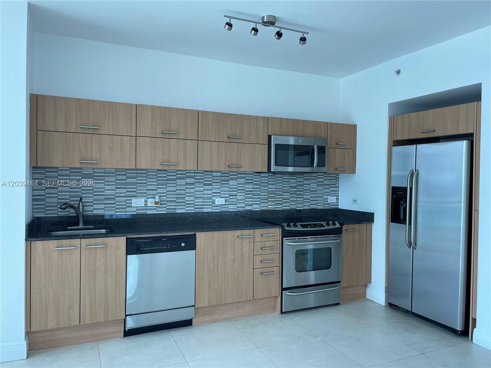 350 S Miami Ave # 1913, Miami FL 33130 photo 4
