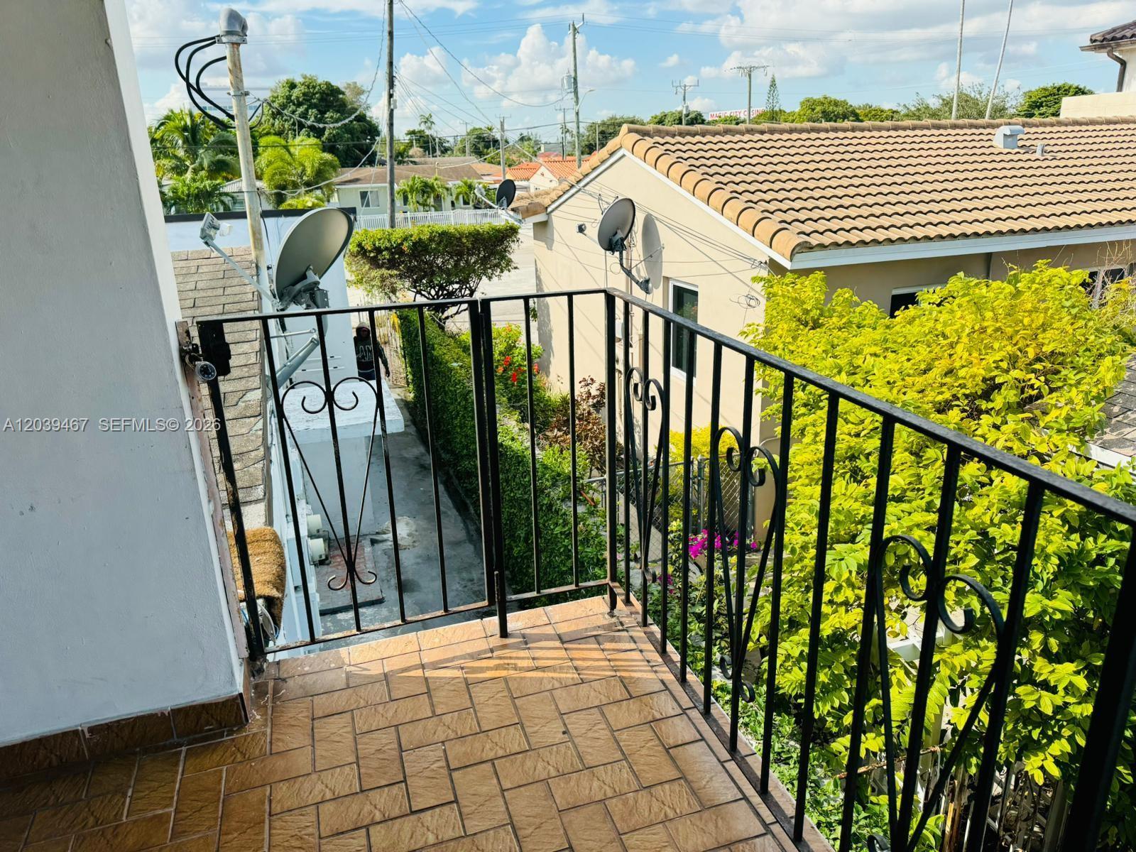 215 NW 35th Ave, Miami FL 33125 photo 5