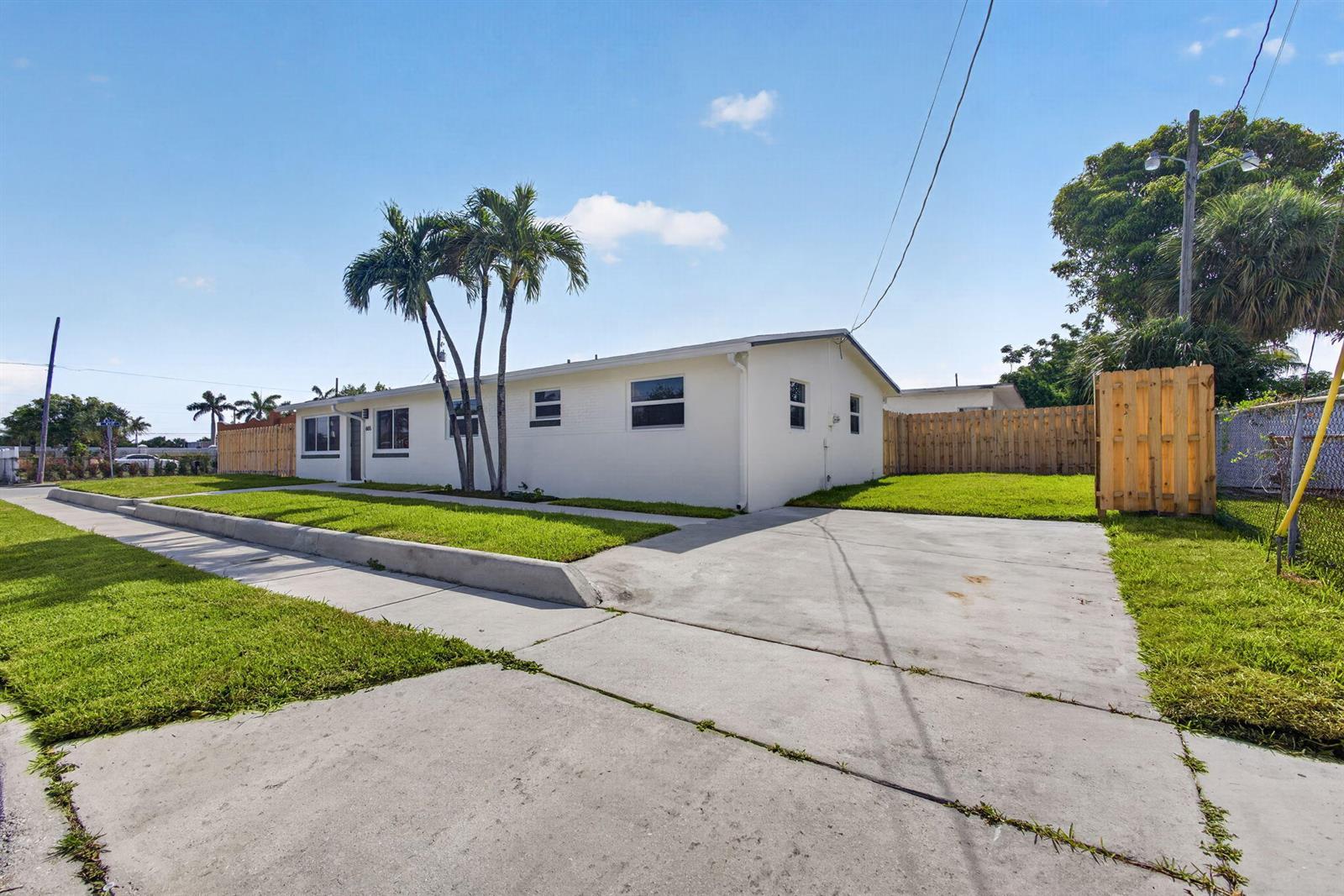 665 W 7th Street, Riviera Beach FL 33404 photo 3