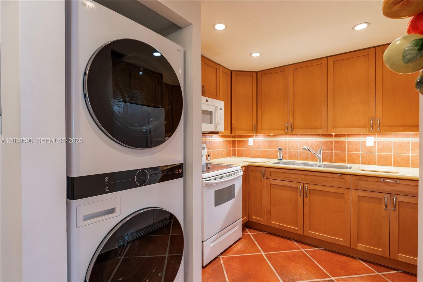 1450 Brickell Bay Dr # 602, Miami FL 33131 photo 4