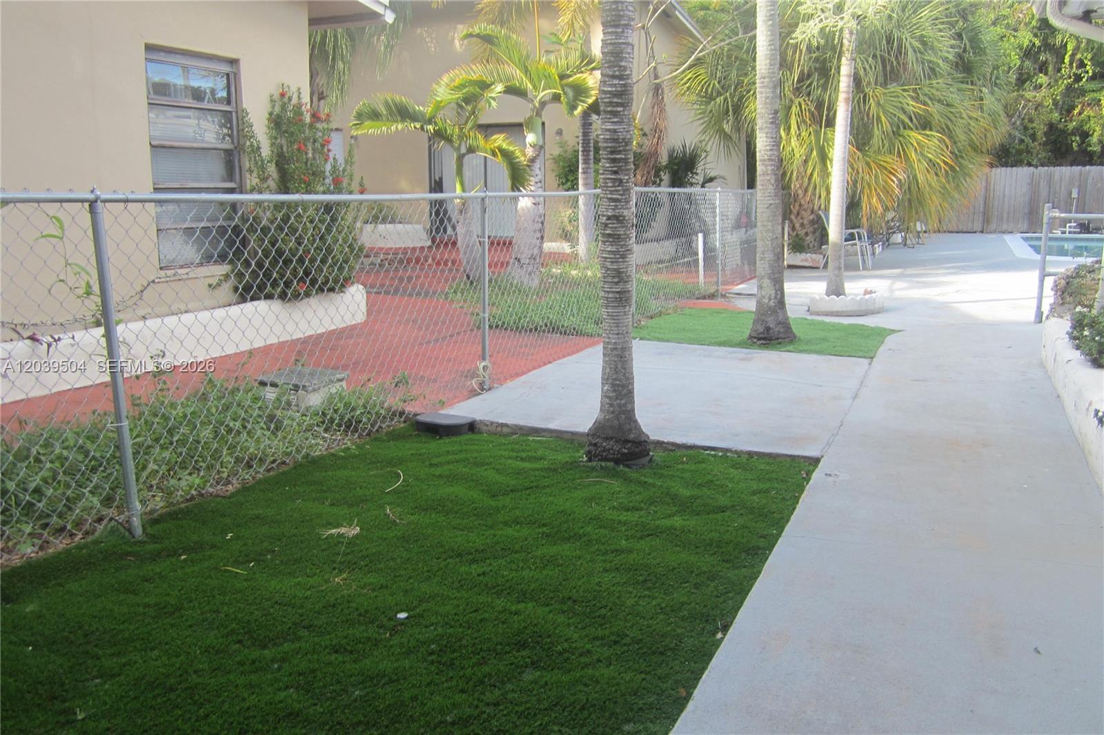 Hollywood, FL 33020 photo 2