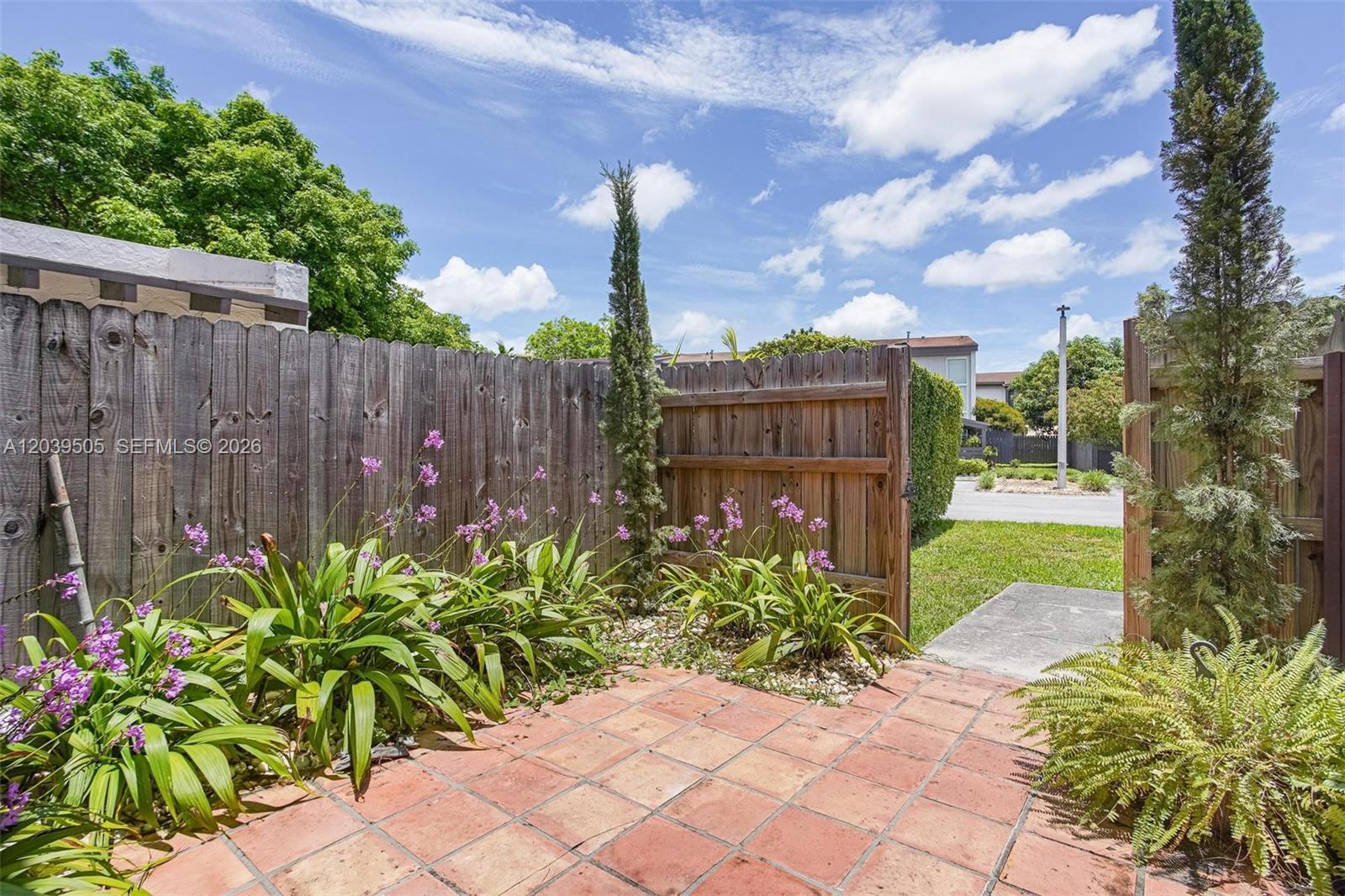 7108 SW 112th Pl, Miami FL 33173 photo 2