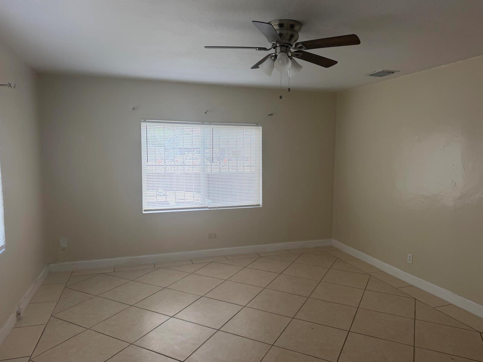 7803 NW 8th Avenue, Miami FL 33150 photo 5