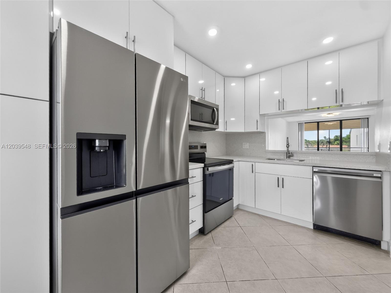 11358 Taft St # 11358, Pembroke Pines FL 33026 photo 4