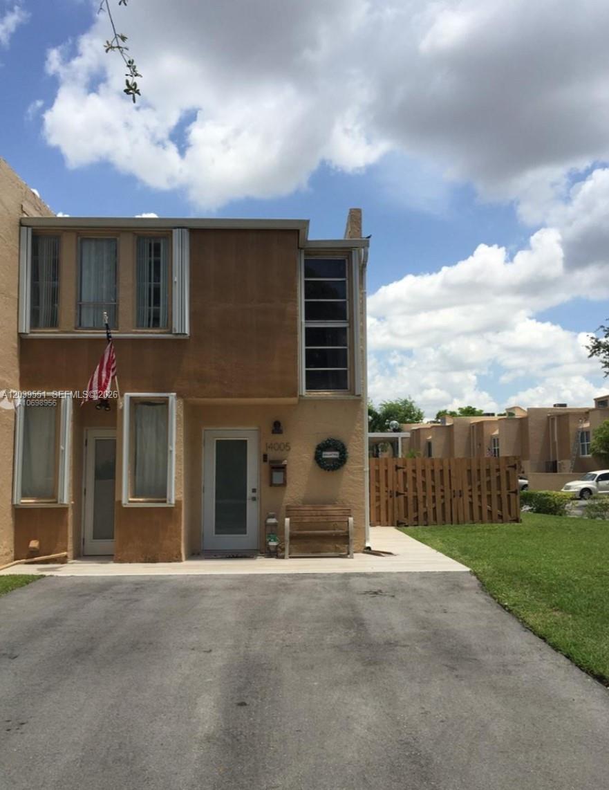 14005 SW 67th Ter, Miami FL 33183 photo 2