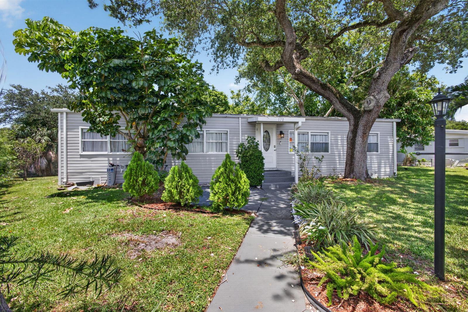 170 Maple Avenue W, Palm Beach Gardens FL 33410 photo 4