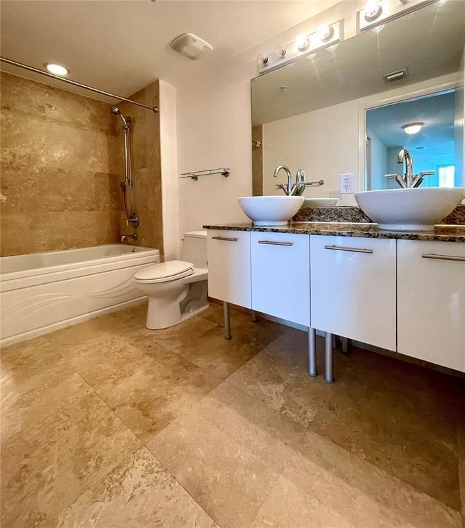 41 SE 5th Street # 1615, Miami FL 33131 photo 3