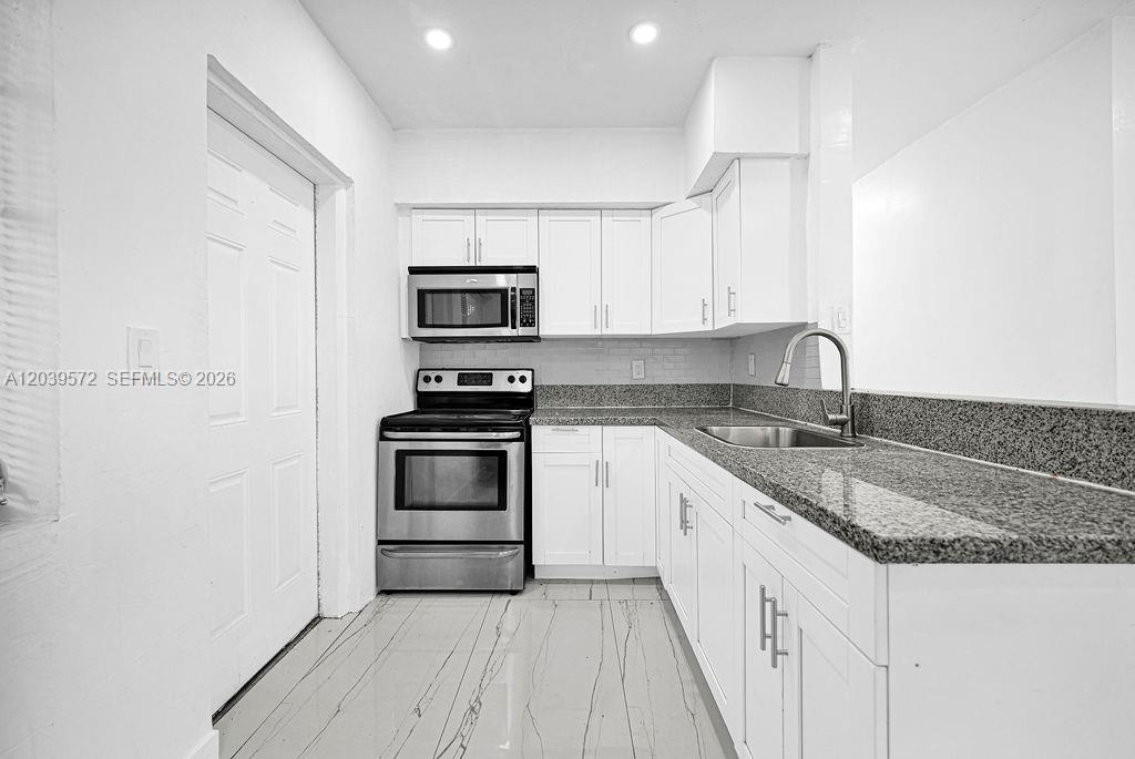North Miami Beach, FL 33162