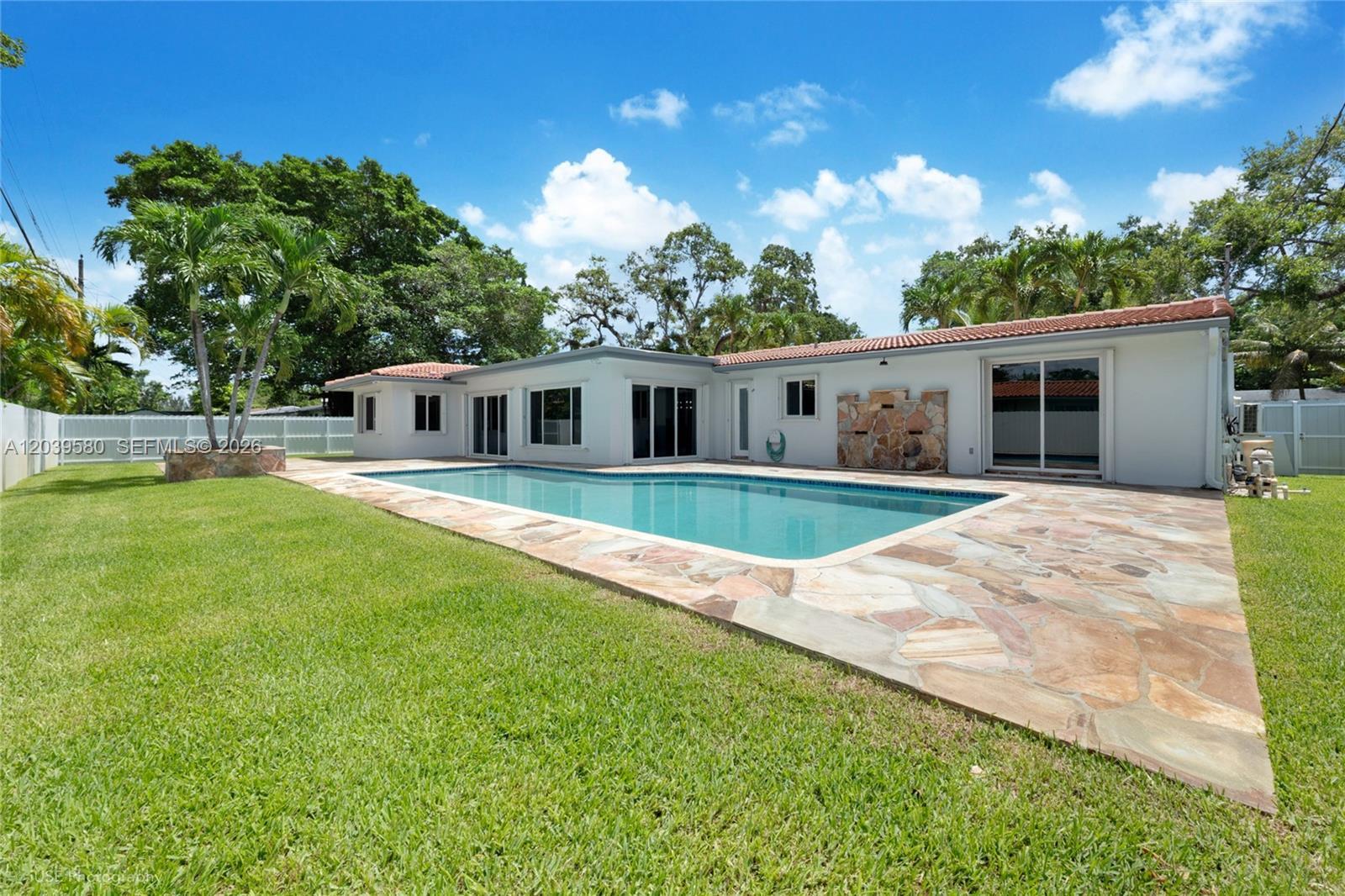6250 SW 62 Pl, South Miami FL 33143 photo 2