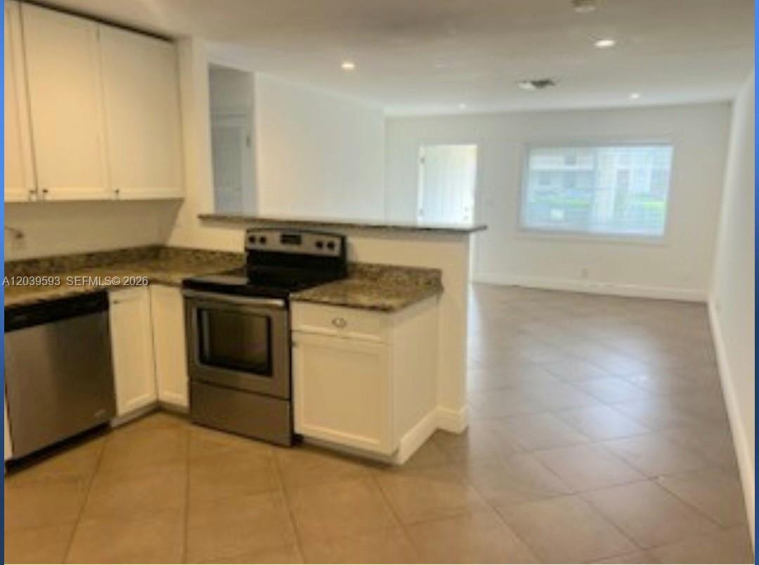 323 Northlake Dr # 325, North Palm Beach FL 33408 photo 3