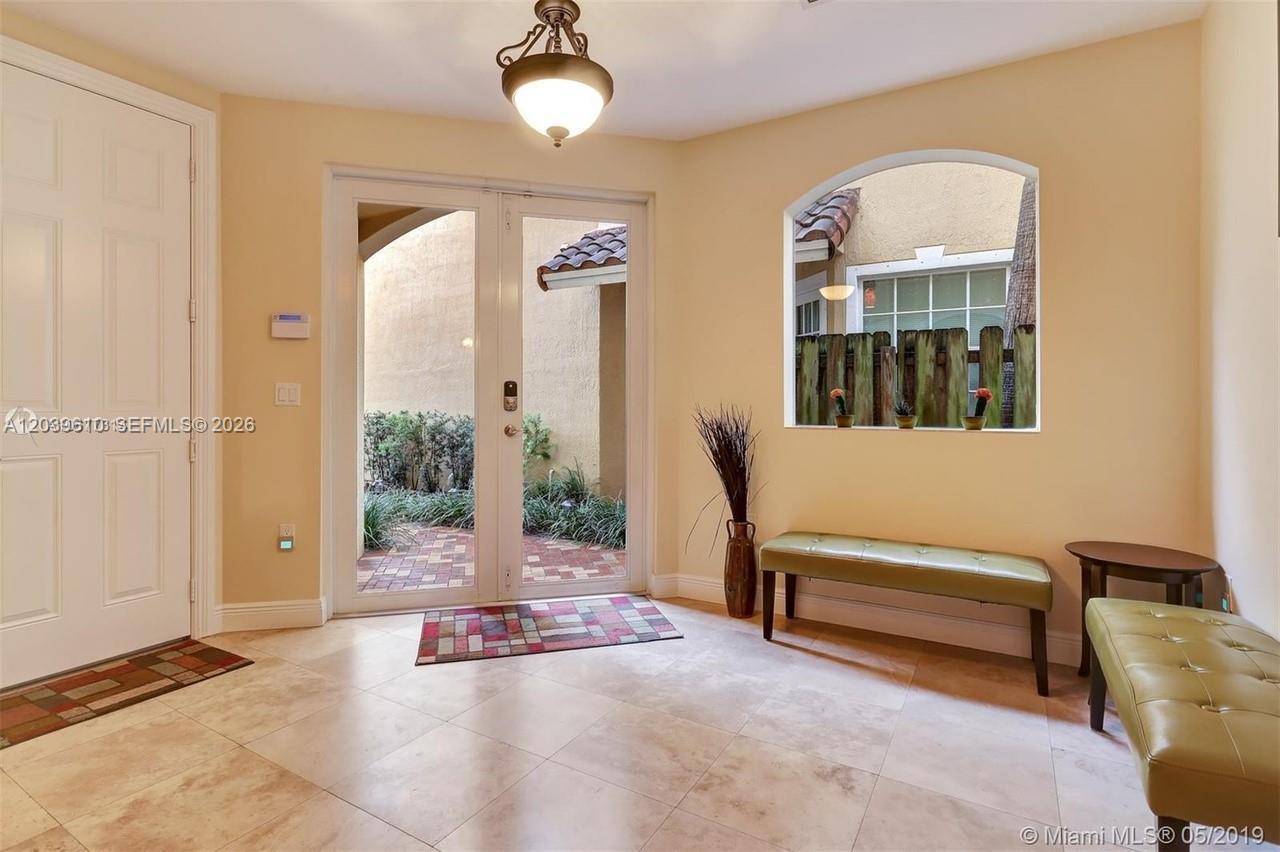 409 SW 5th St # 1, Fort Lauderdale FL 33315 photo 4