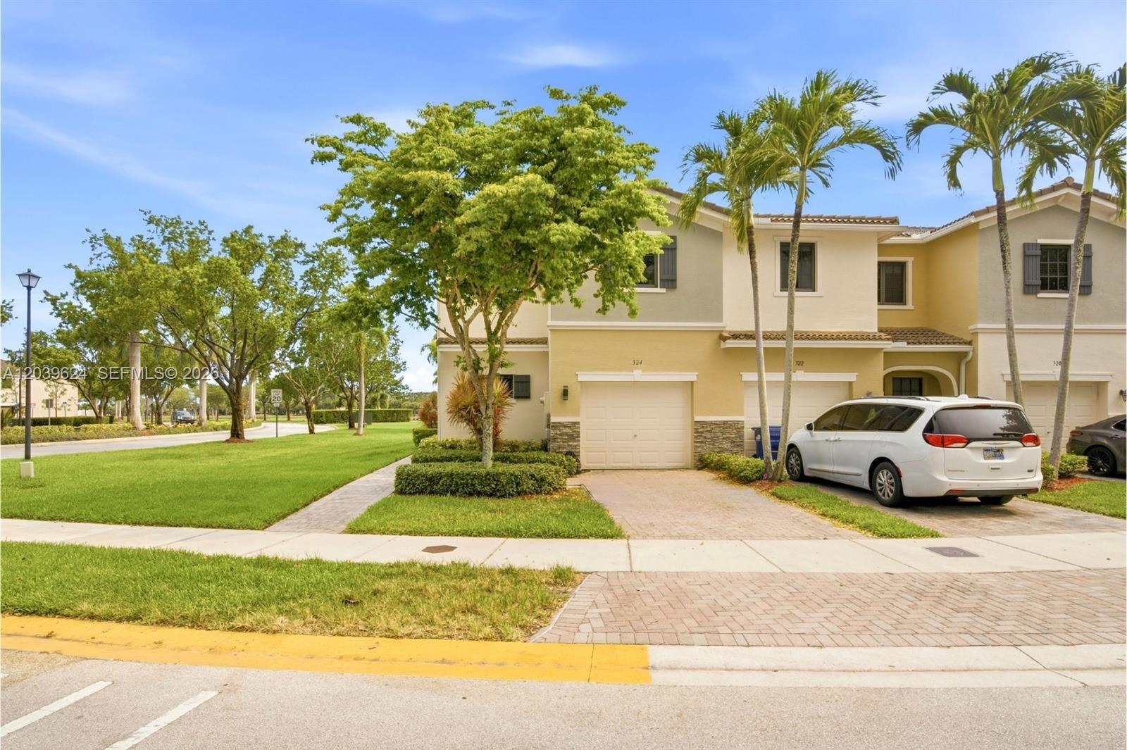 324 NE 194th Ln, Miami FL 33179