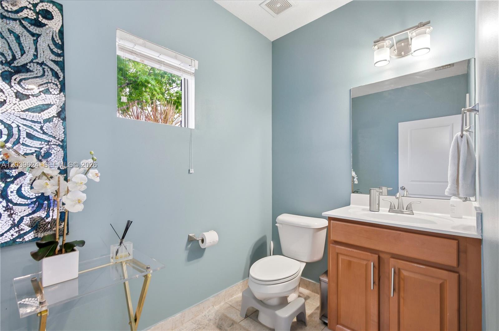 324 NE 194th Ln, Miami FL 33179 photo 4