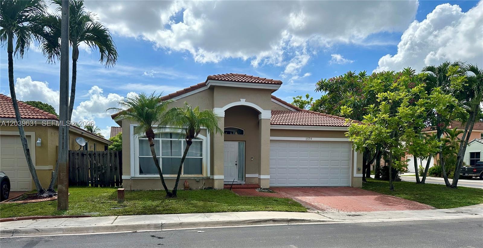 1579 SW 105th Ave, Pembroke Pines FL 33025