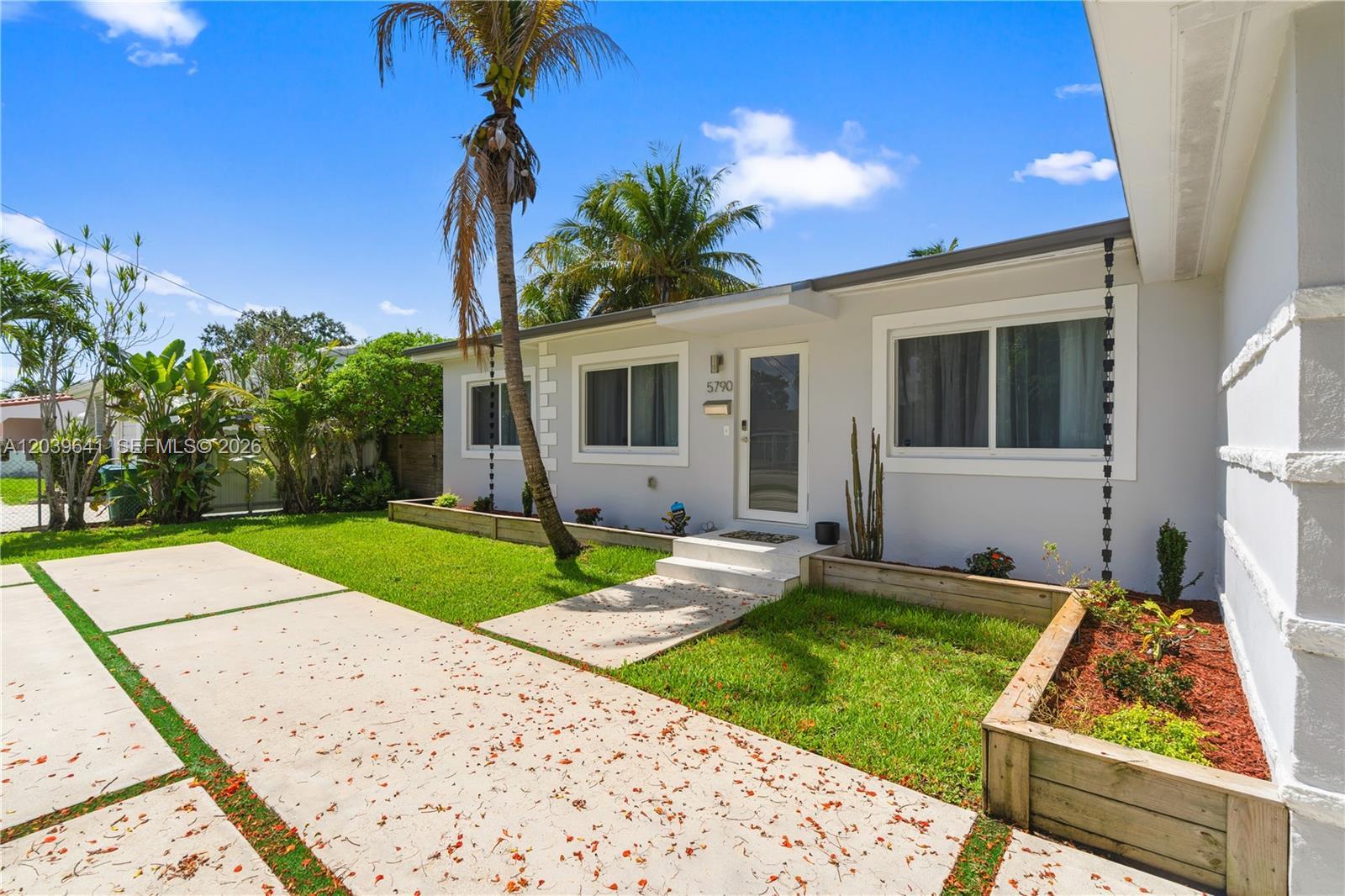 5790 SW 3rd St, Miami FL 33144 photo 4