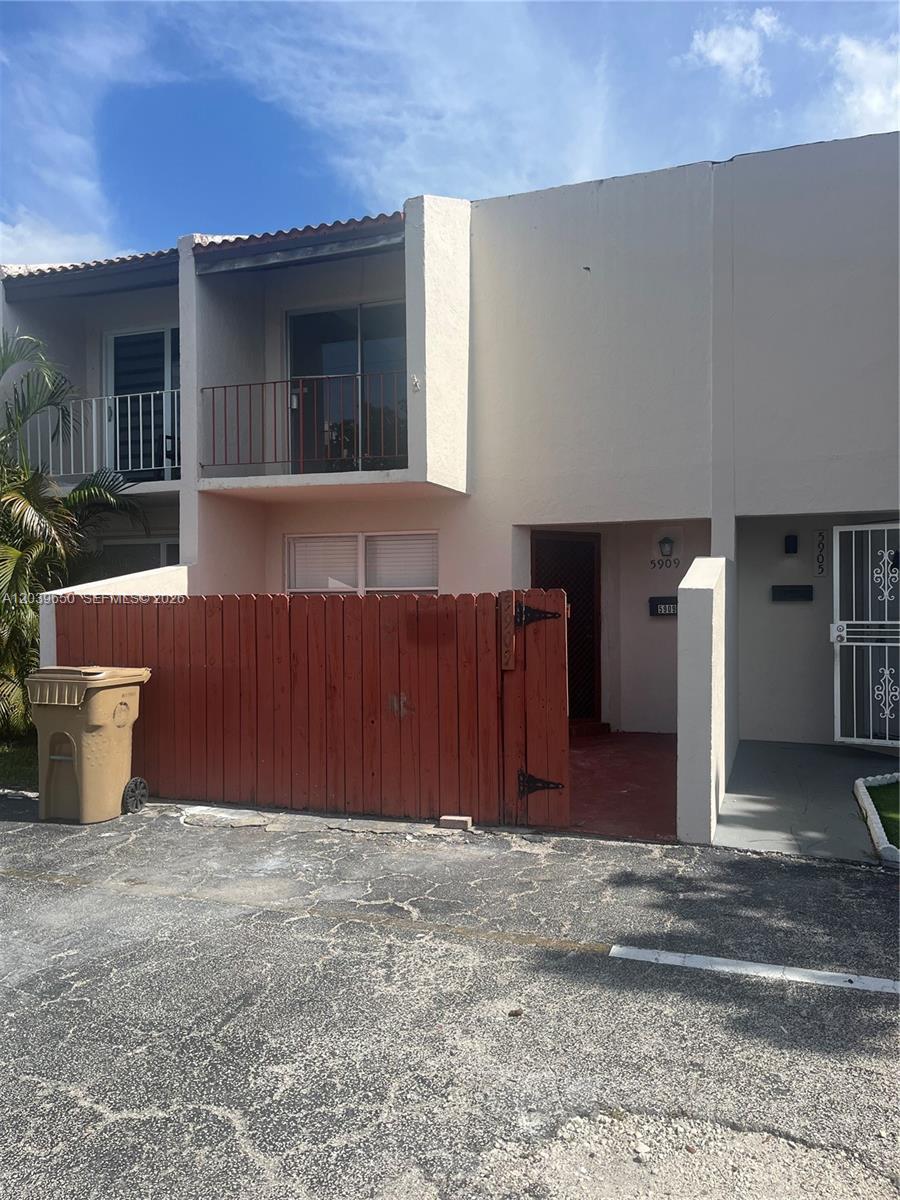 5909 SW 36th Ct # 14, Davie FL 33314