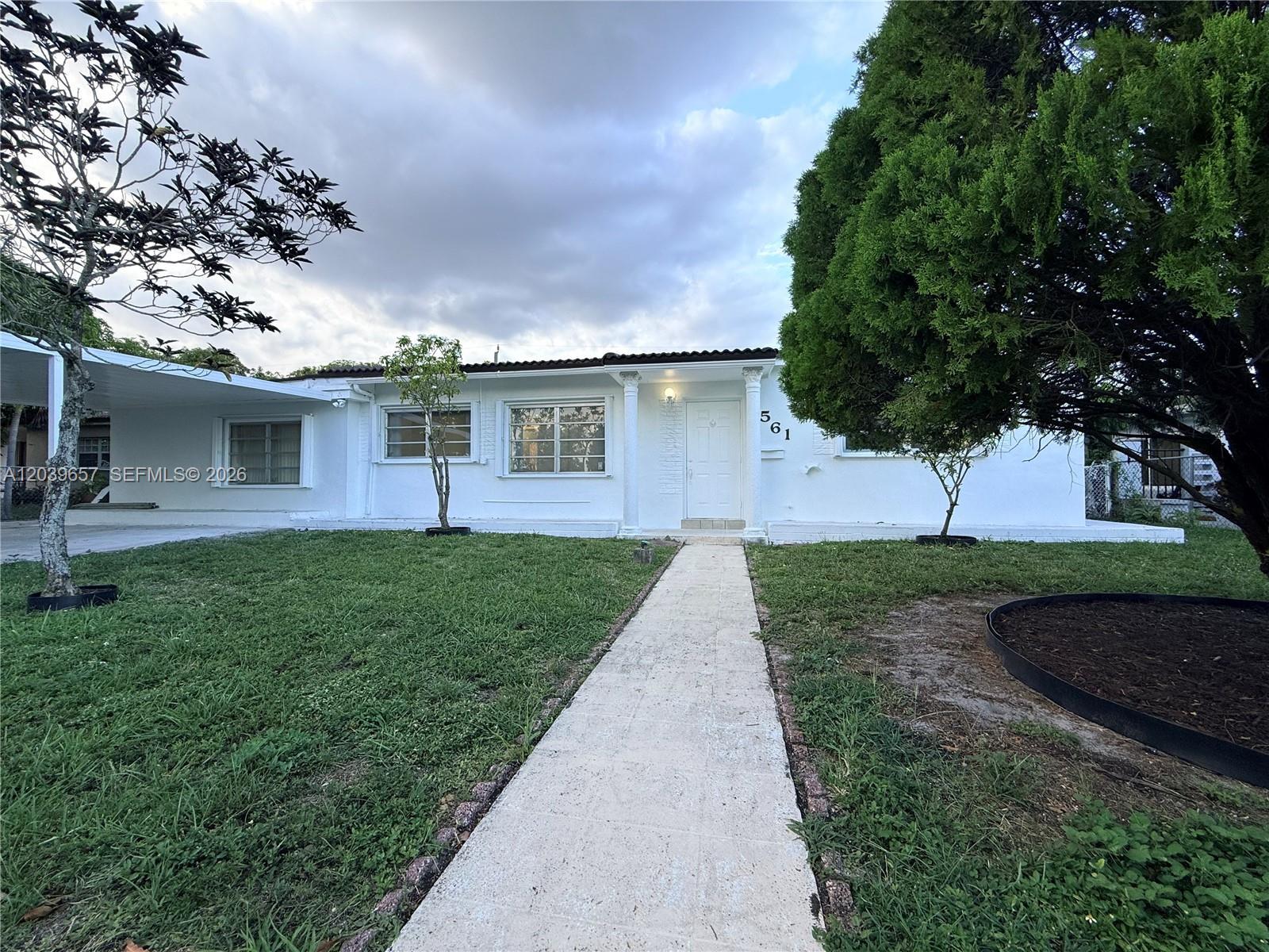 561 W 39th St, Hialeah FL 33012 photo 3