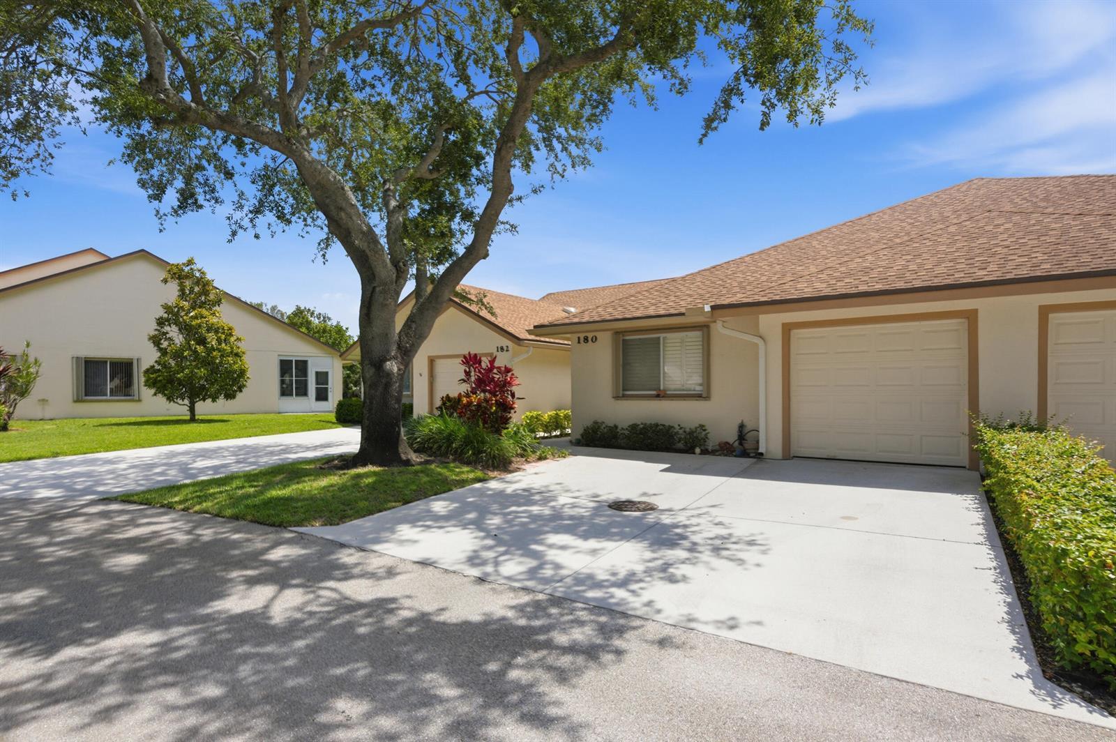 180 Par Drive, Royal Palm Beach FL 33411 photo 2