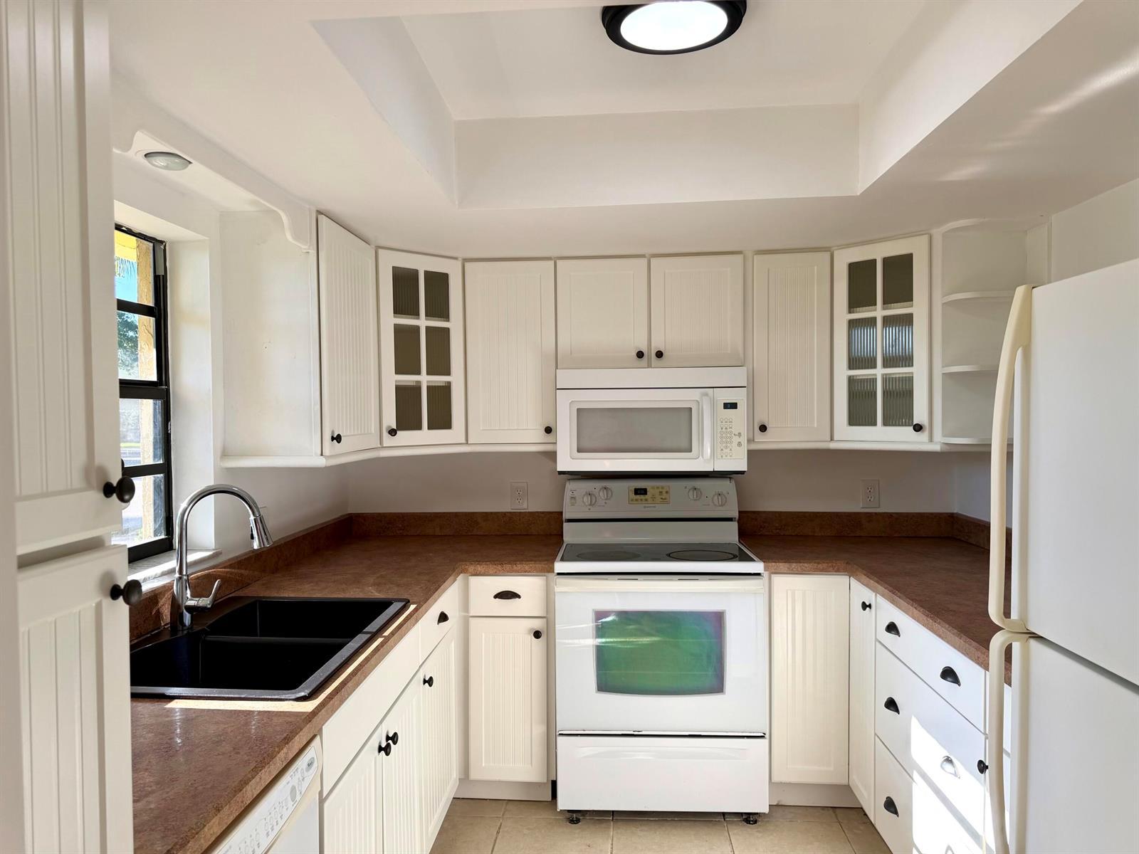 400 18th Street # B4, Vero Beach FL 32960 photo 2