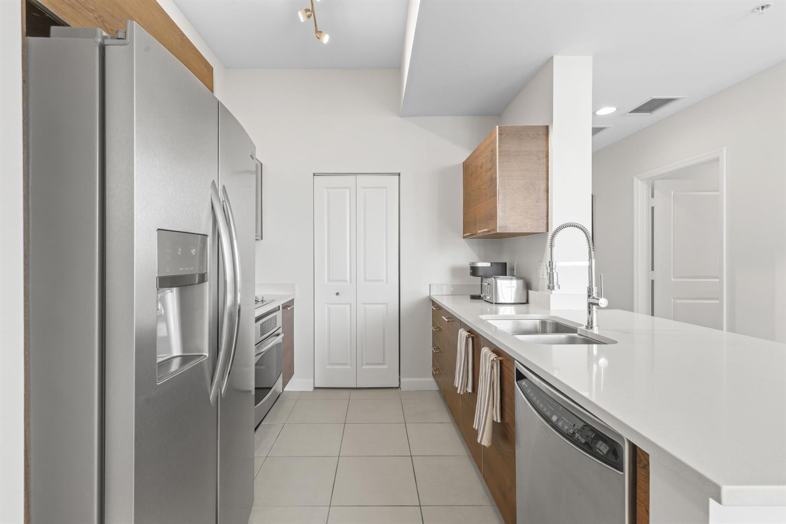 480 Hibiscus Street # 523, West Palm Beach FL 33401 photo 4