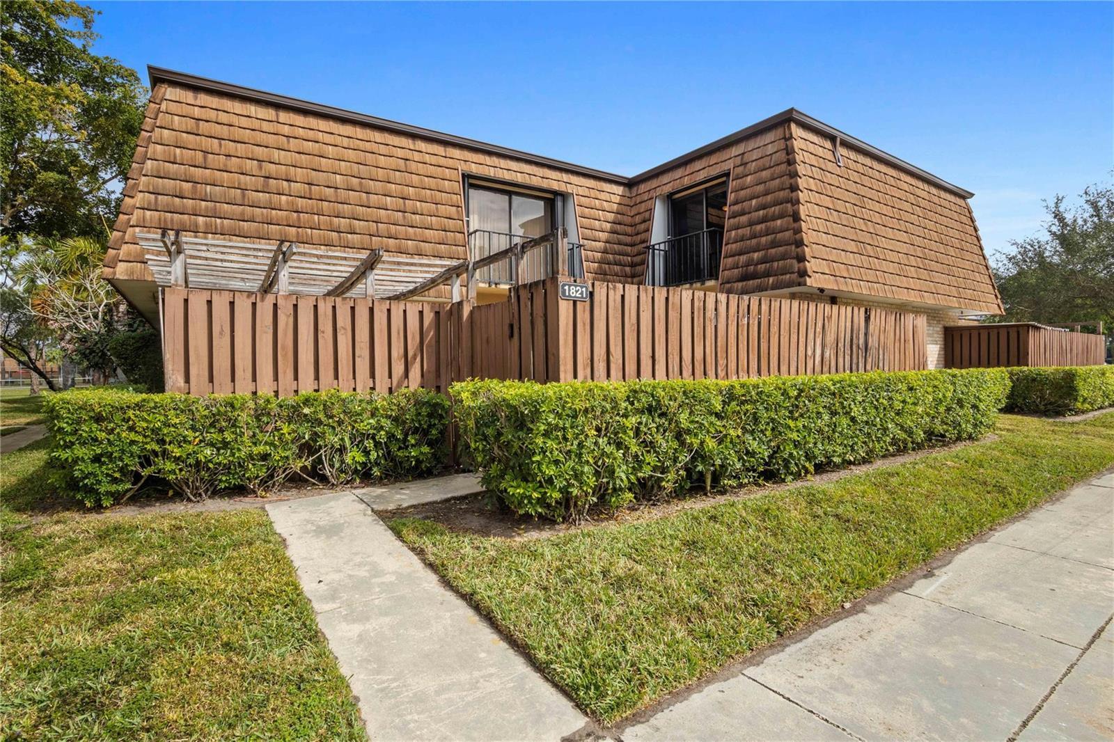 1821 18th Lane, FL 33463