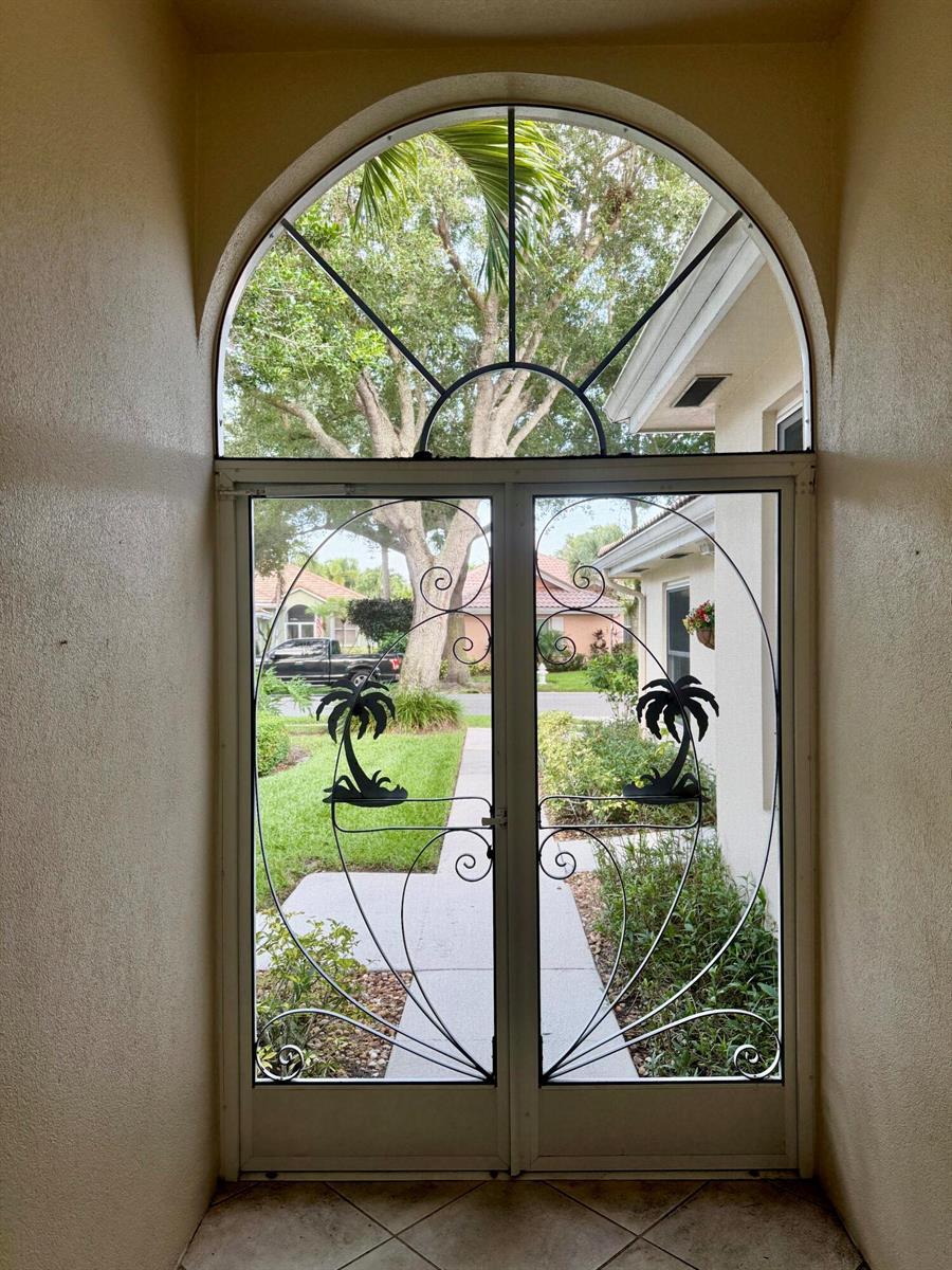 198 Hampton Circle, Jupiter FL 33458 photo 2