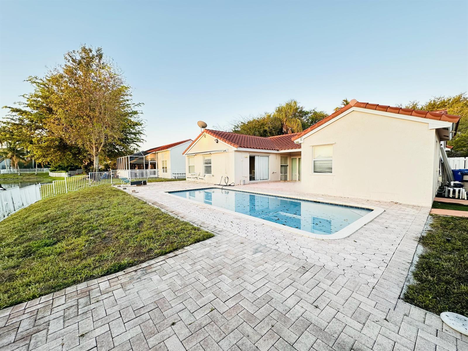 1761 SW 135th Way, Miramar FL 33027 photo 3
