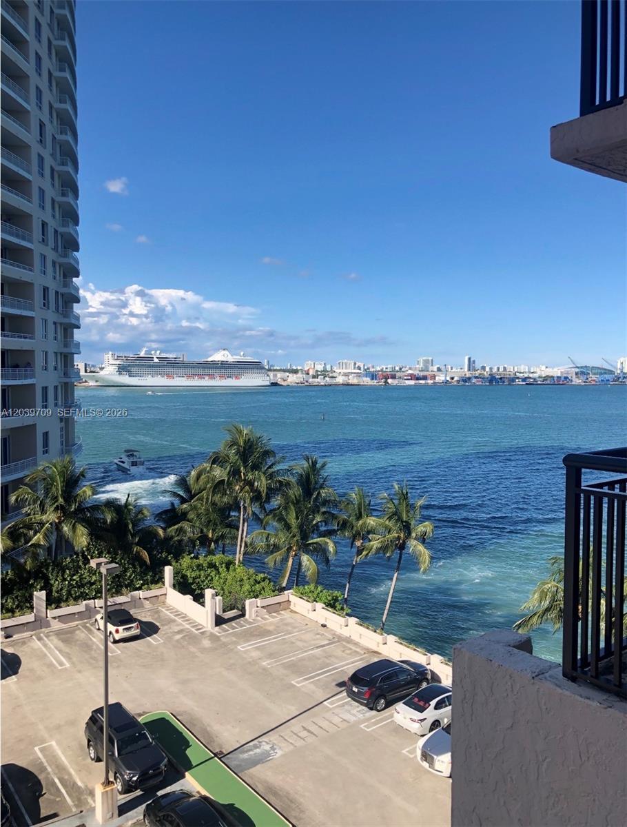 540 Brickell Key Dr # 828, Miami FL 33131
