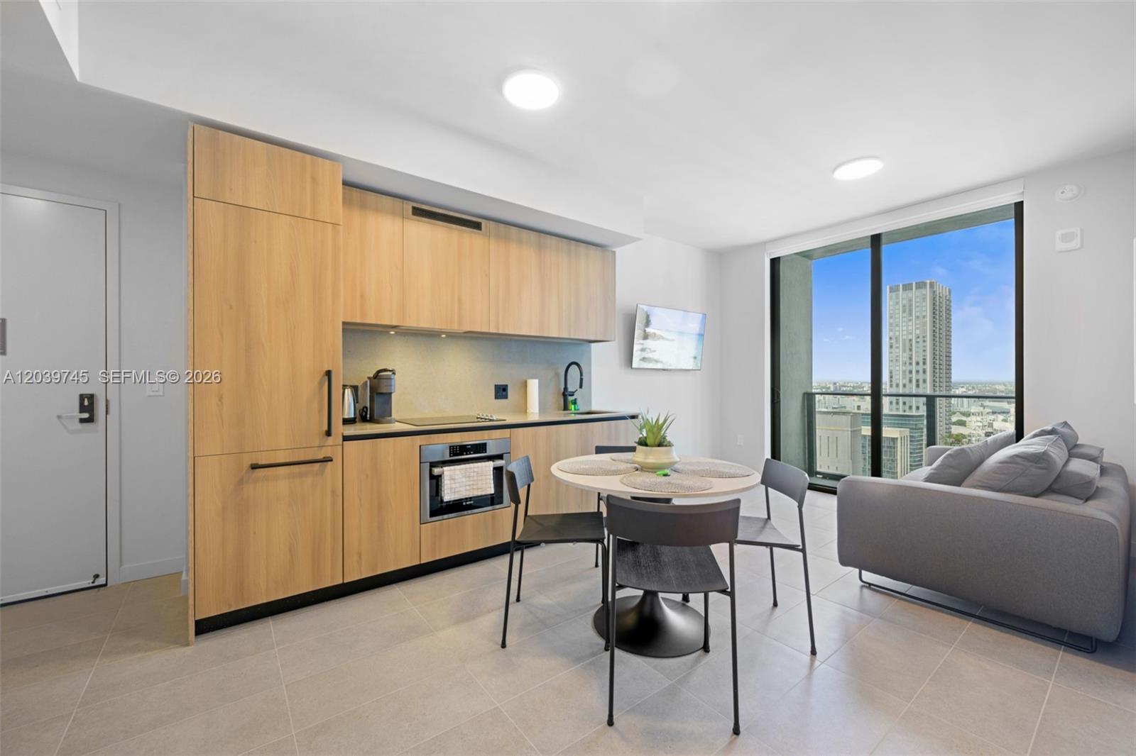 121 NE 5th St # 3006, Miami FL 33132 photo 2