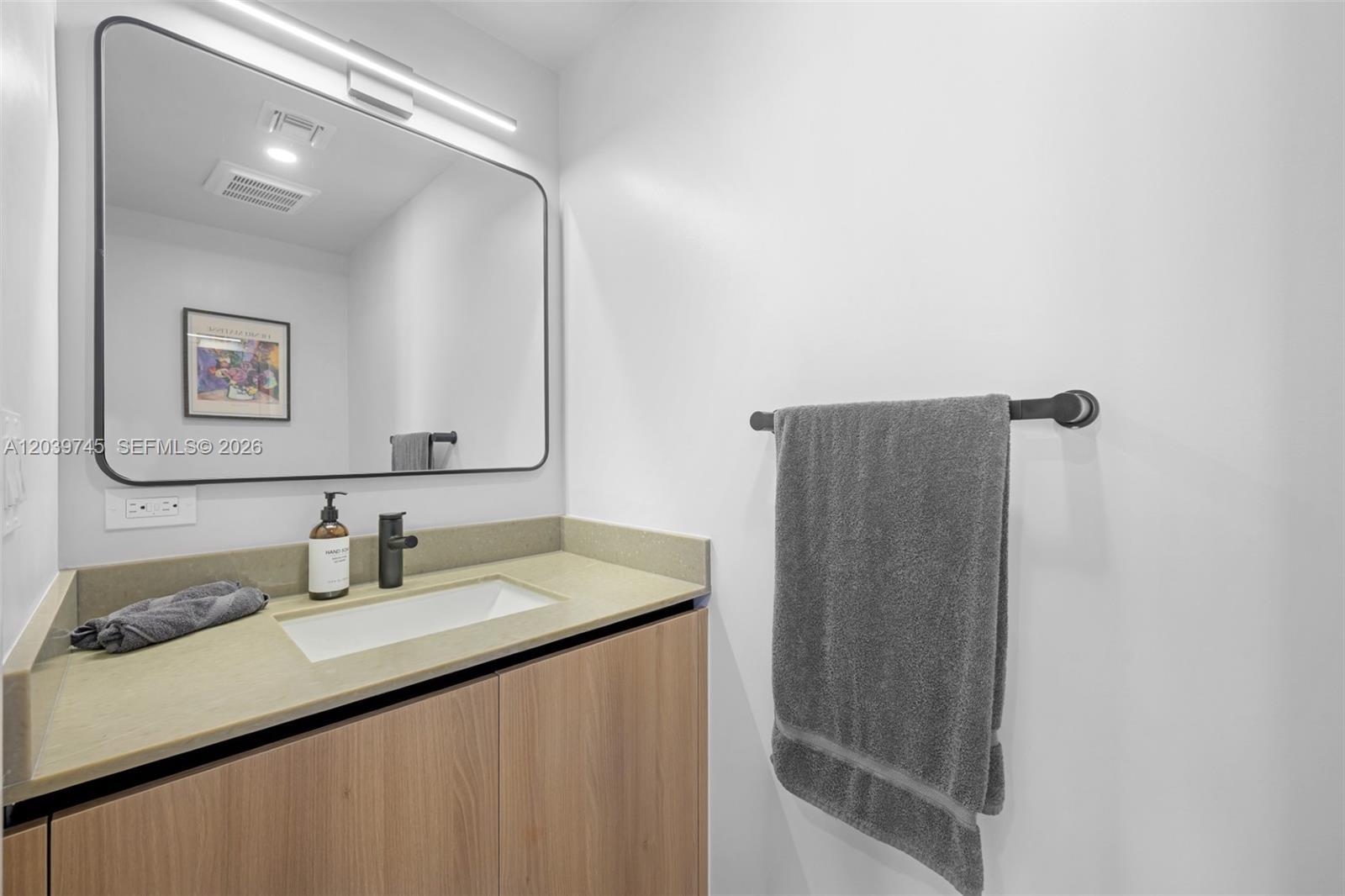 121 NE 5th St # 3006, Miami FL 33132 photo 5