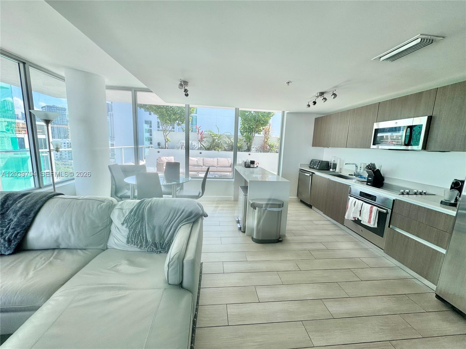 1600 SW 1st Ave # 910, Miami FL 33129 photo 2