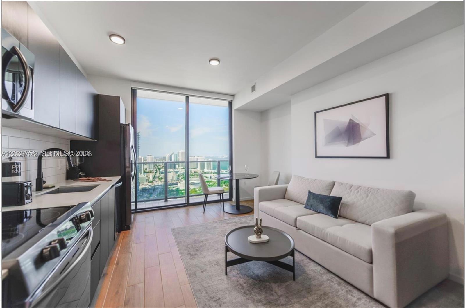 398 NE 5th St # 2805, Miami FL 33132 photo 2