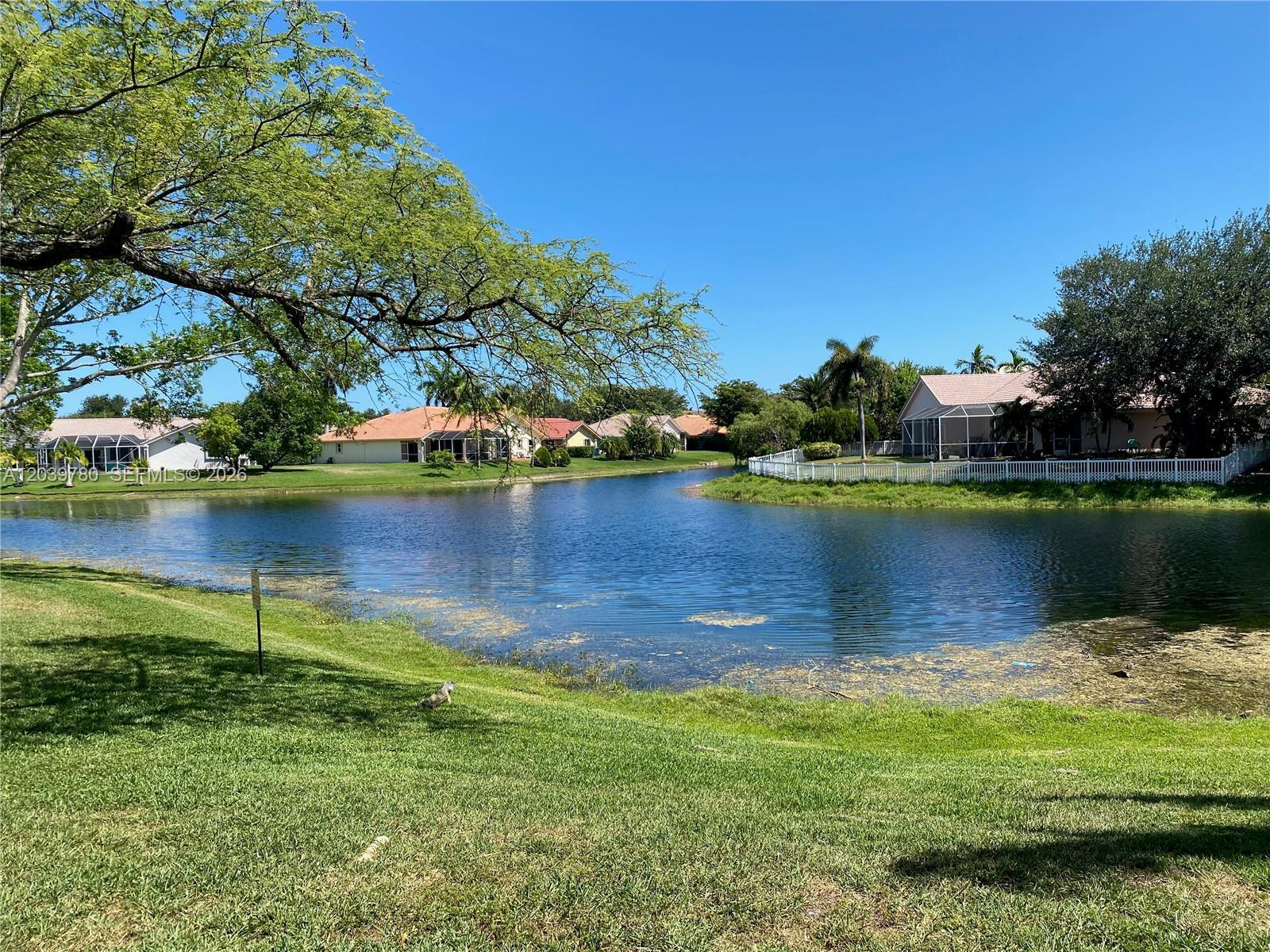 450 W Palm Cir W # 301, Pembroke Pines FL 33025 photo 3