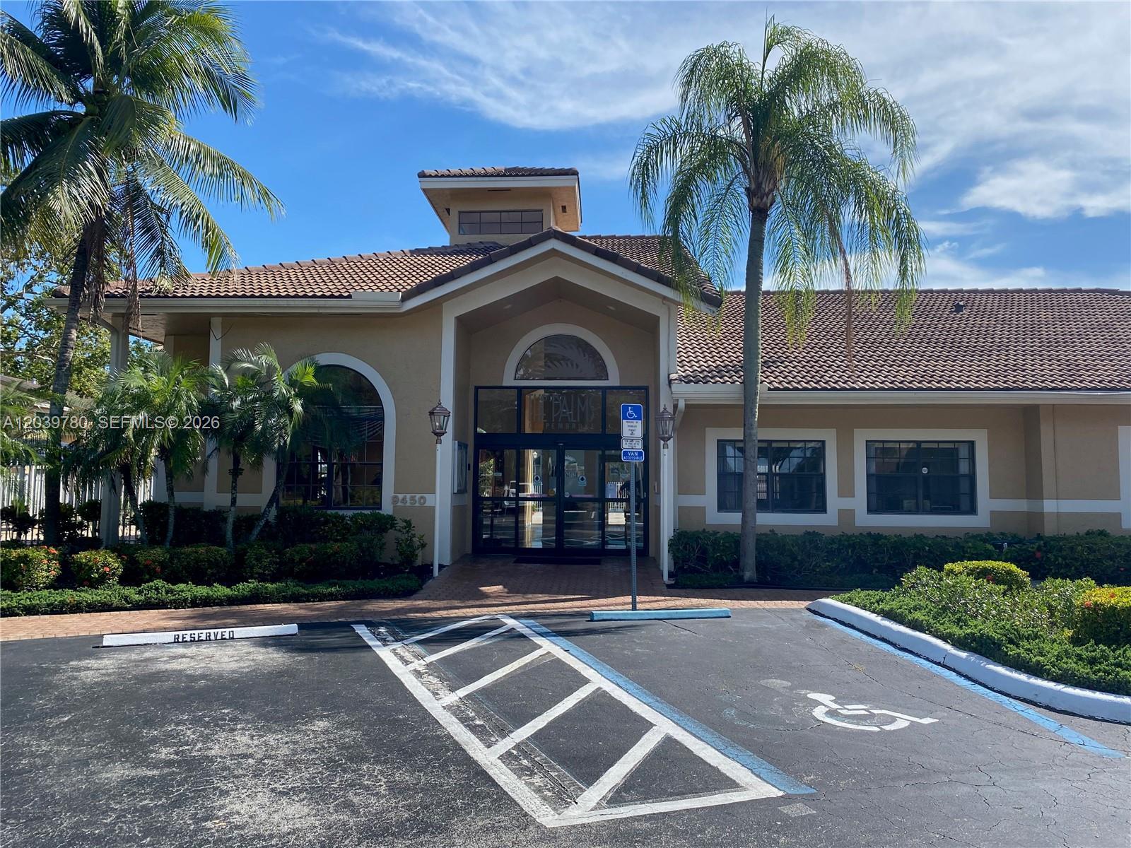 450 W Palm Cir W # 301, Pembroke Pines FL 33025