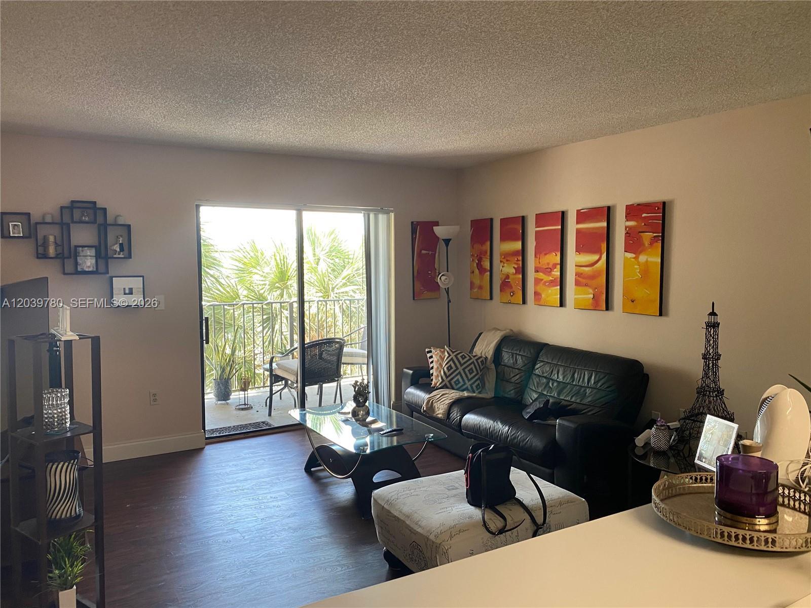 450 W Palm Cir W # 301, Pembroke Pines FL 33025 photo 4