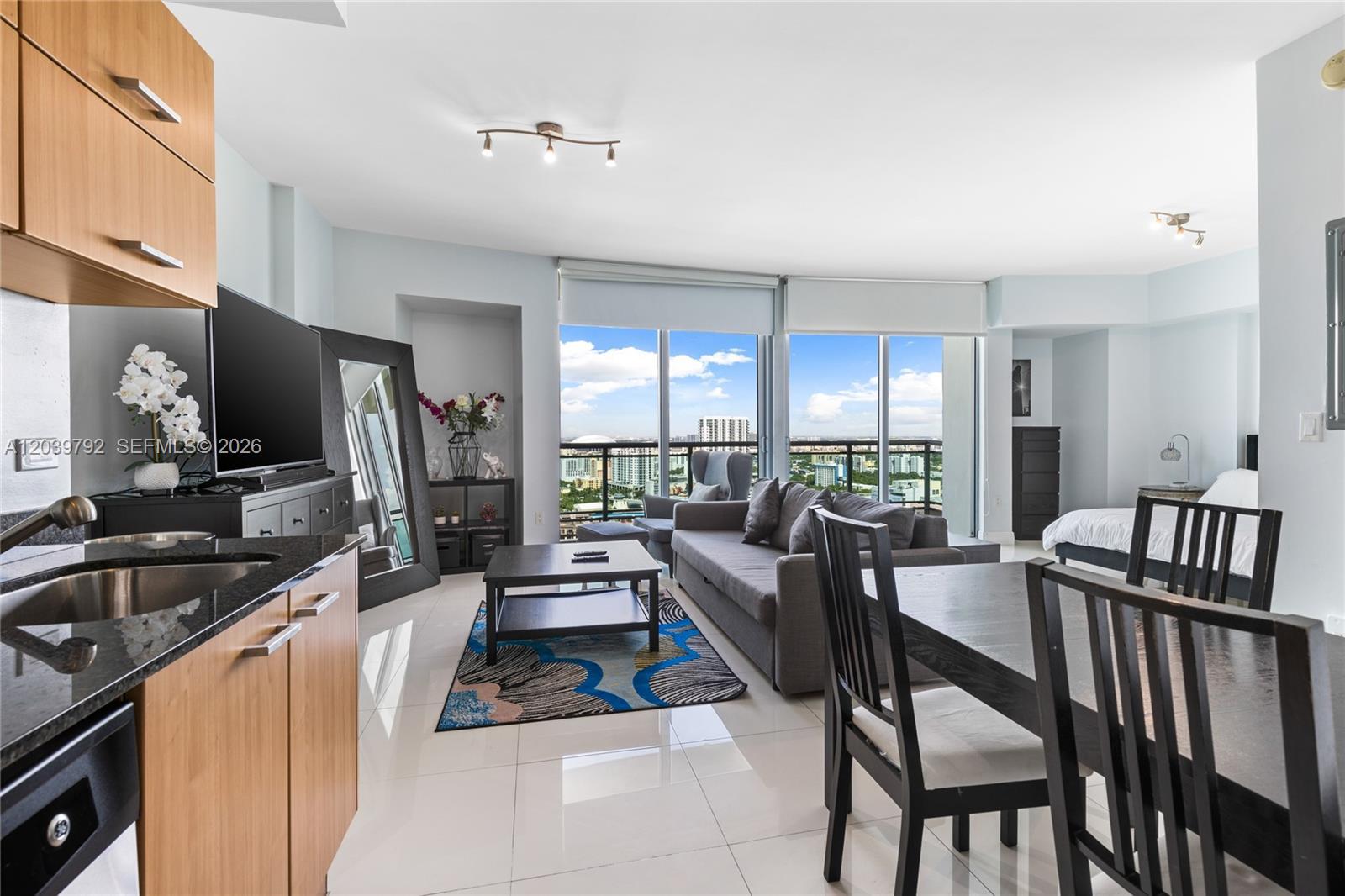 350 S Miami Ave # 2815, Miami FL 33130 photo 2