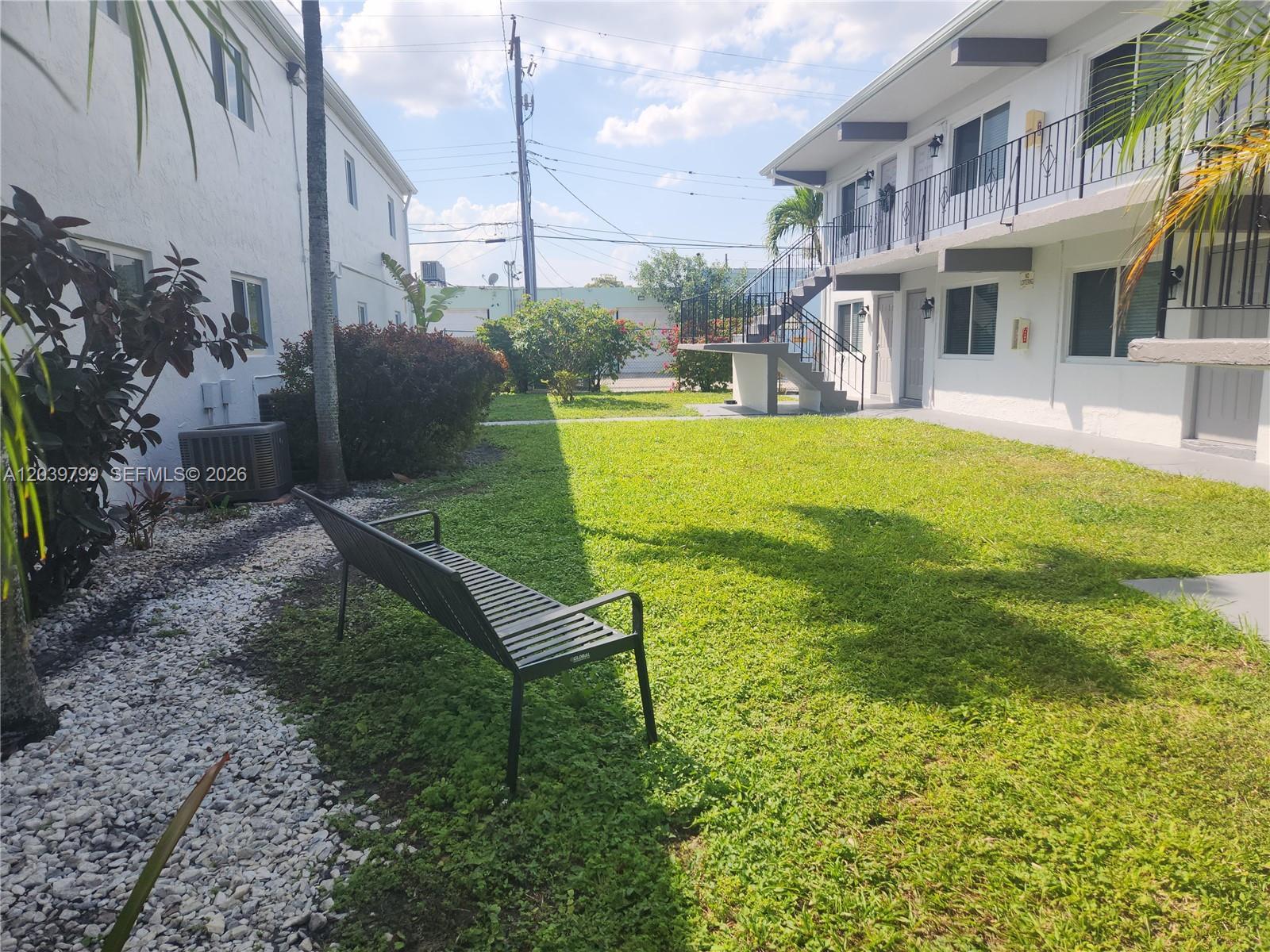 715 NE 2nd Ave # 204, Fort Lauderdale FL 33304 photo 3