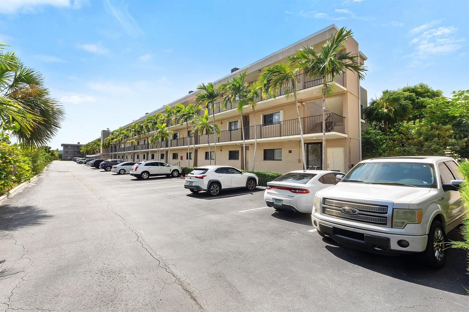 3605 S Ocean Boulevard, South Palm Beach FL 33480 photo 2