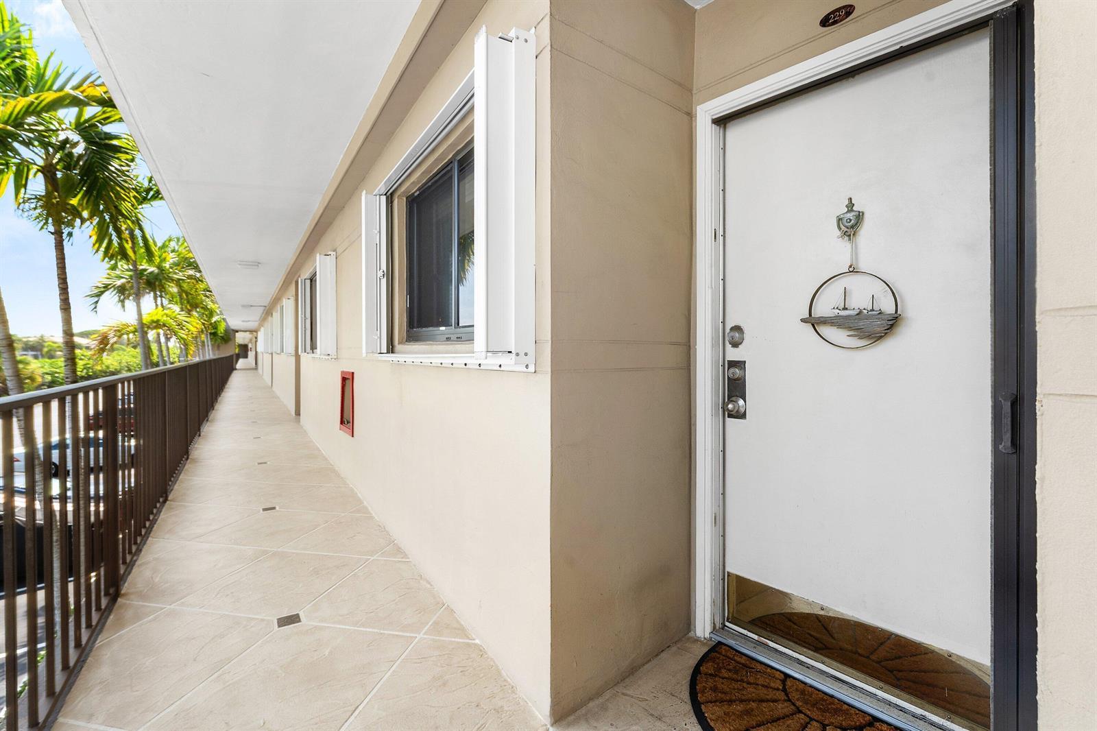 3605 S Ocean Boulevard, South Palm Beach FL 33480 photo 3