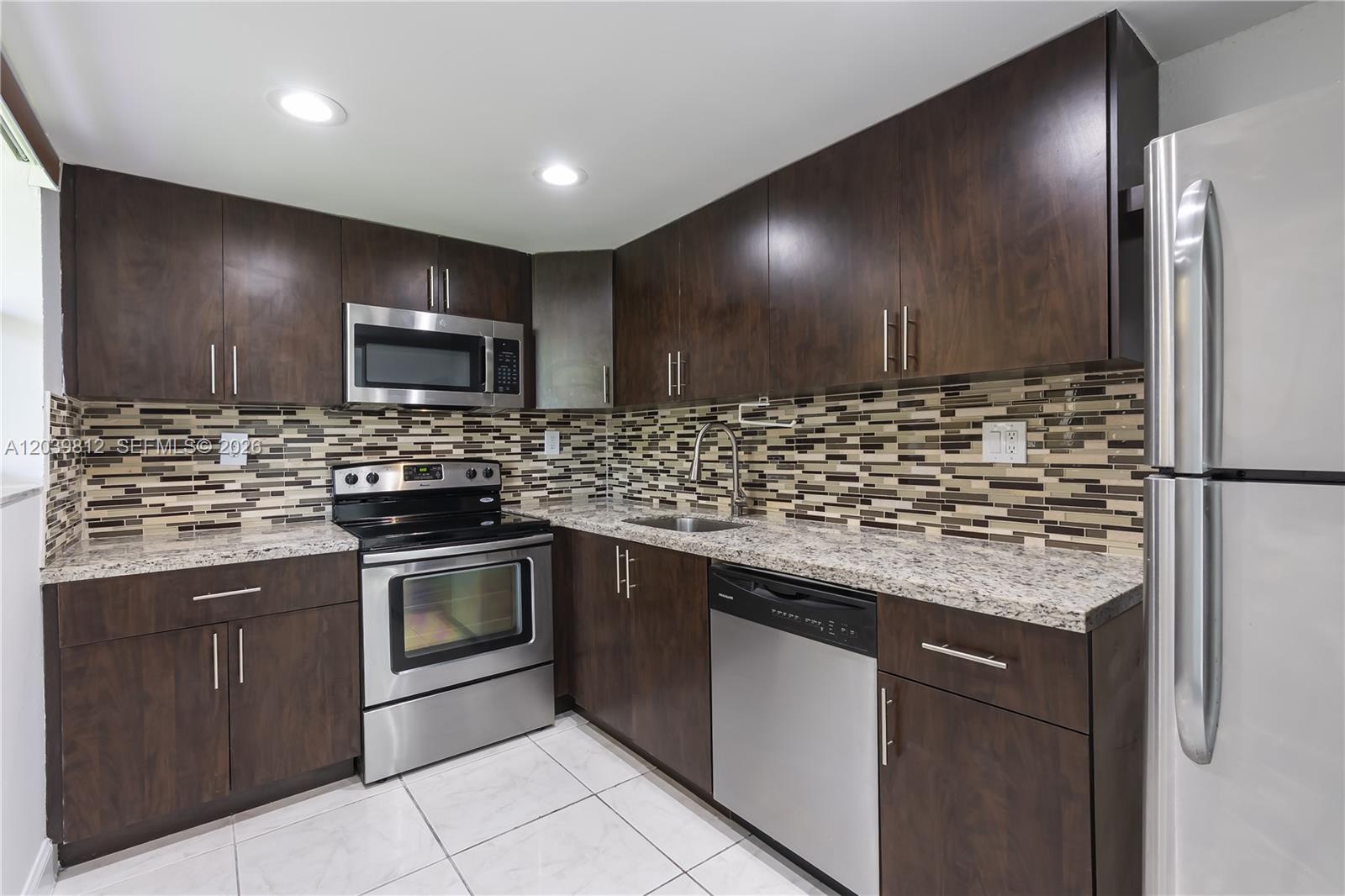 9180 Fontainebleau Blvd # 103, Miami FL 33172 photo 5