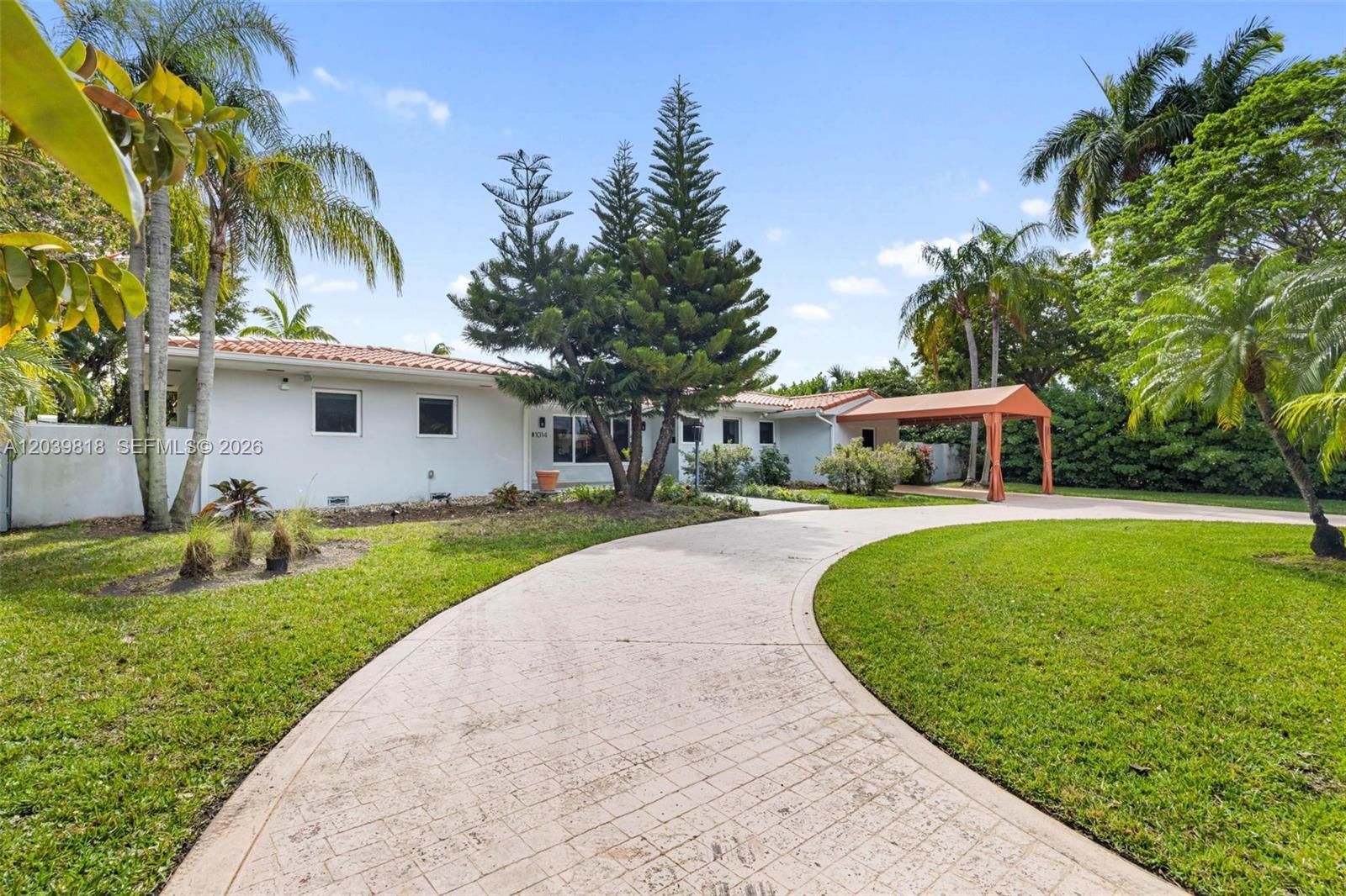 1014 Jefferson St, Hollywood FL 33019 photo 2