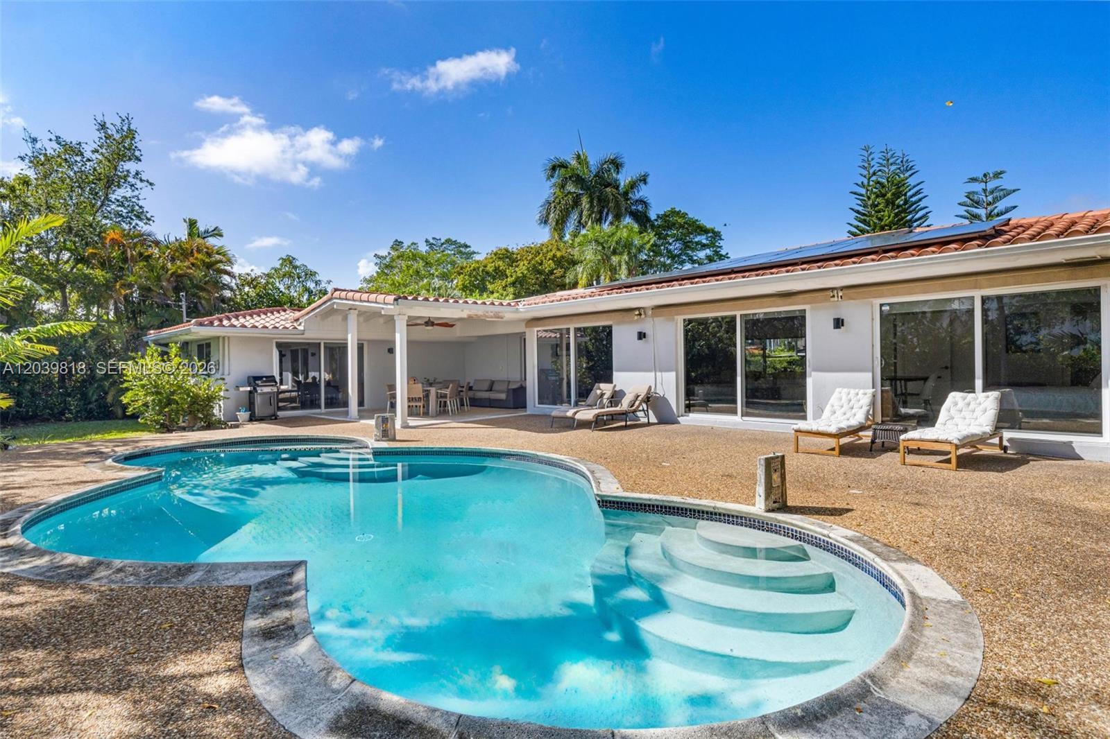 1014 Jefferson St, Hollywood FL 33019 photo 4