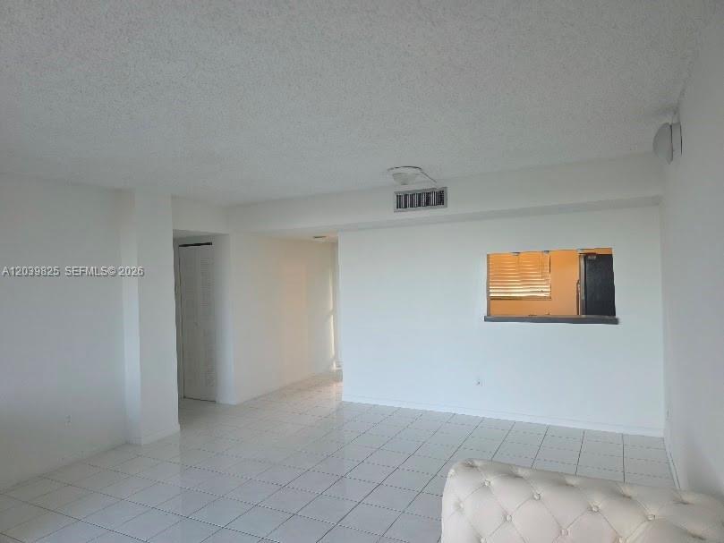 8635 NW 8th St # 423, Miami FL 33126 photo 4