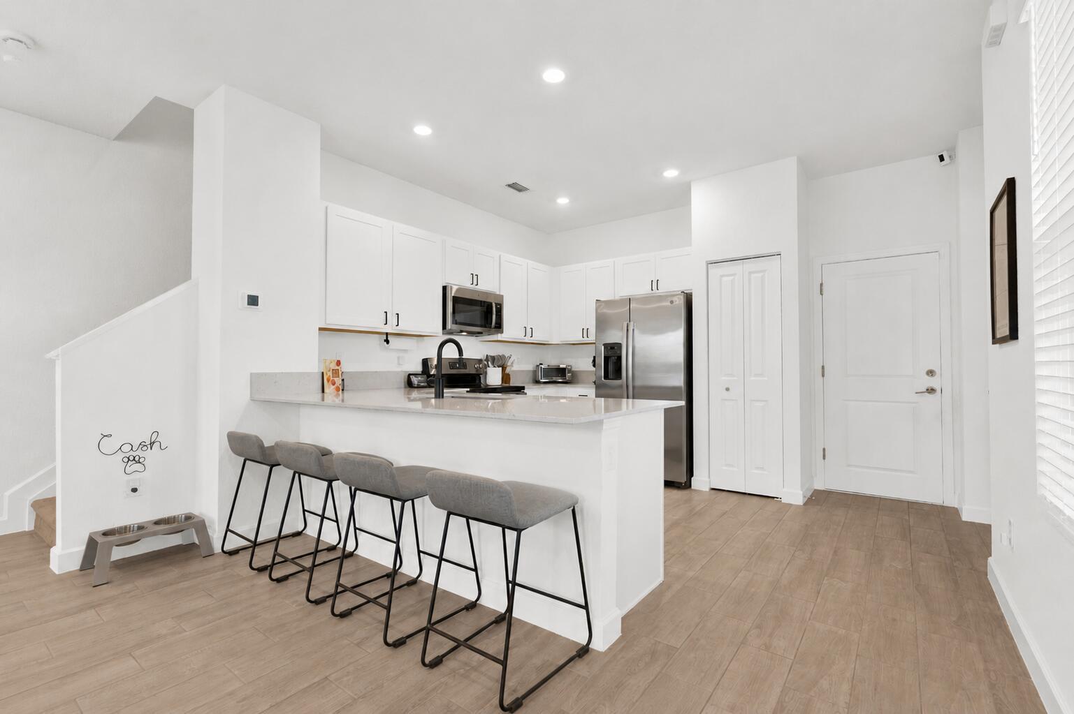 4246 Lagoon Shore Drive, FL 33467 photo 3