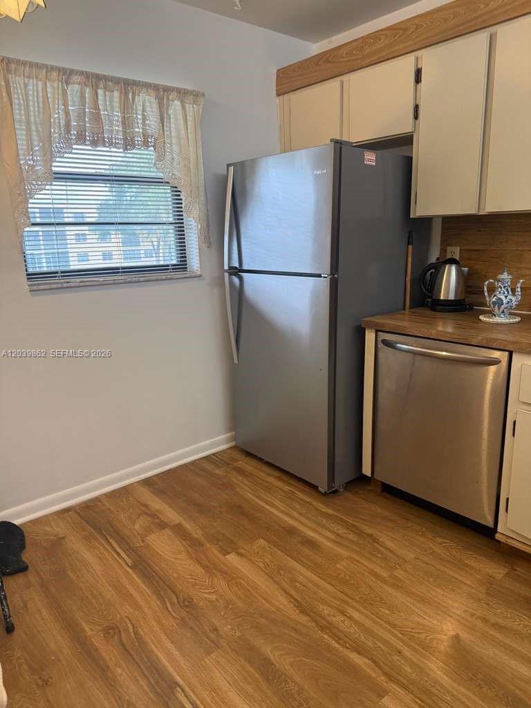 2 Briarwood Cir # 212, Hollywood FL 33024 photo 3